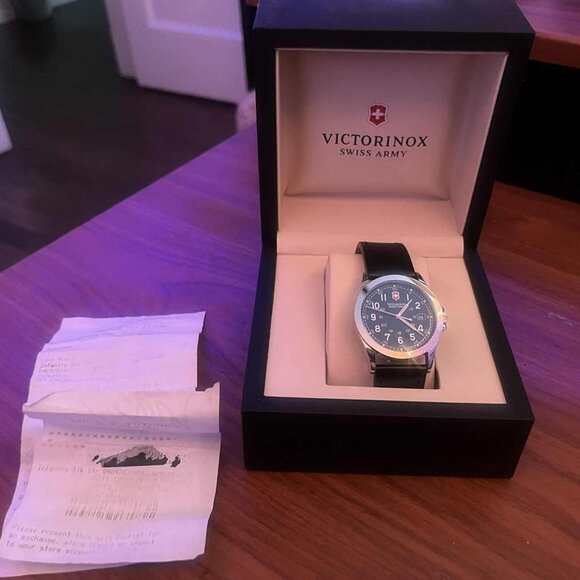 Victorinox Swiss Army Men's Watch 24653 Infantry Black Leather Black Dial-Sharp - Picture 1 of 8
